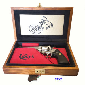 #0192 Valigetta Colt Python 6"